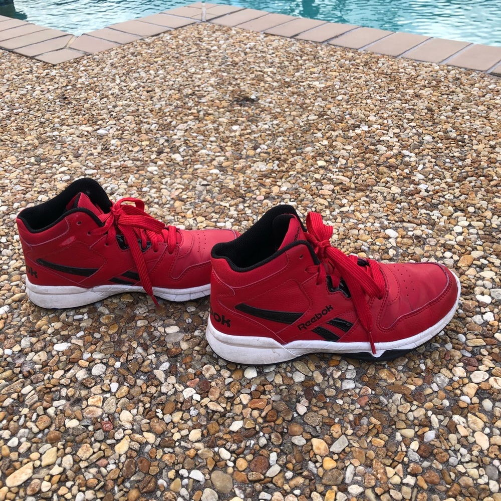 Red Reebok high tops size 4
